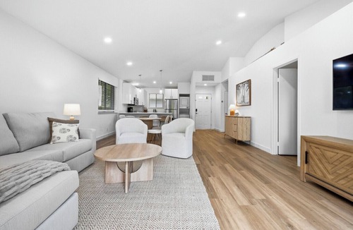 Hunt Club Cottage | Quiet PGA Retreat: Bright, Modern Cottage Near World-Class Golf