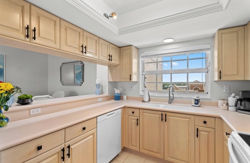 Vanderbilt Beach Condo | QUIET RETREAT - On Vanderbilt Beach – 7th Floor Gulf Views, All NEW Decor, Pool