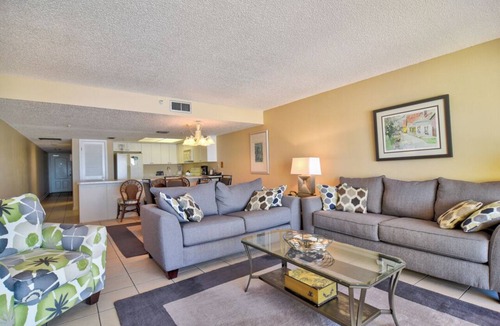 North Redington Beach Condo | Ram Sea 102 is a Silver 1- bedroom 1 bath Gulf Front Condo