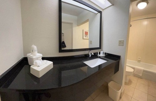 Trailer Estates Hotel | Ramada by Wyndham Sarasota Waterfront- Tikki Bar & Grill- Near Airport & Beaches