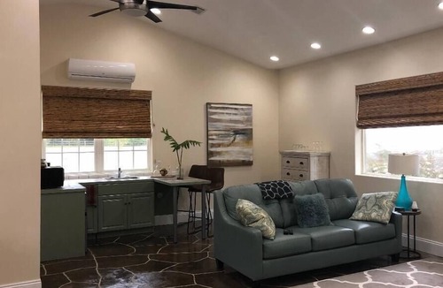 Freeport Cottage | Ranch stay 15minutes from the stunning beaches