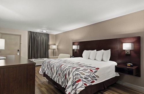 Westside Hotel | Red Roof Inn Baldwin