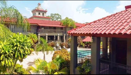 Terrace Park Hotel | Red Roof Inn PLUS & Suites Tampa - Busch Gardens