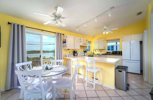 Eden Pines House | Reel Paradise | Boating & fabulous sunsets
