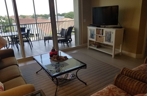 Vanderbilt Beach Condo | REGATTA Condo on the intercoastal waters-steps to the beach