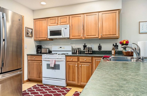 Kalkaska House | 🌅 Relax & Explore | Waterfront Crawford Lake Cottage - 4878