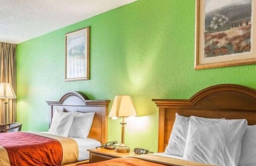Douglas Hotel | Relax in Stylish Room w/King Bed Near Attractions | Onsite Outdoor Pool