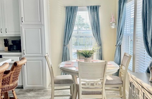 Nettles Island Cottage | Relax Inn at Nettles Island🌴 Private beach 2 pools & more