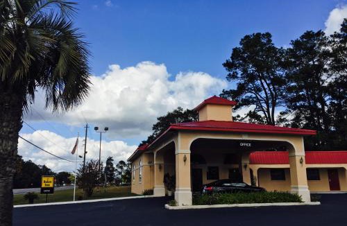 Folkston Hotel | Relax Inn