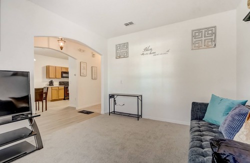 Davenport House | Relax with Nature-Family Home away from home