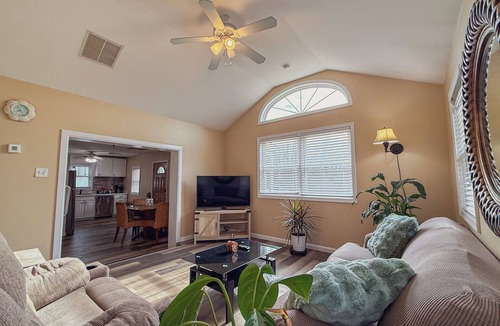 Rio Grande House | Relaxing 2BR/2BA Entire House, Short Drive from Wildwood & Cape May Beaches