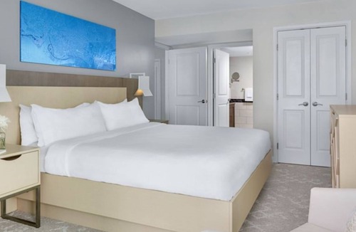 Marco Island Resort | Relaxing 3-bedroom resort with AC in delightful Marco Island