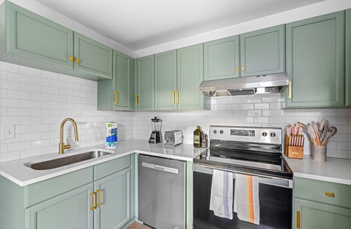 College Park House | Relaxing 3BR home w/patio, fire pit & grill