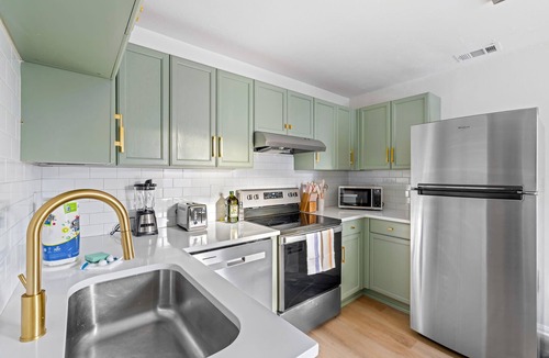 College Park House | Relaxing 3BR home w/patio, fire pit & grill