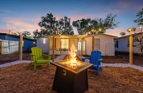 College Park House | Relaxing 3BR home w/patio, fire pit & grill