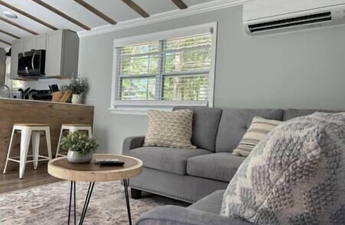Thomson House | Relaxing Cabin Near Raysville