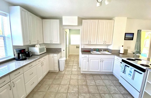 Tarpon Springs House | Relaxing Gulf Coast Apartment Near Beaches Free Bikes