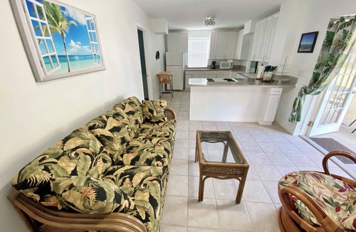 Tarpon Springs House | Relaxing Gulf Coast Apartment Near Beaches Free Bikes
