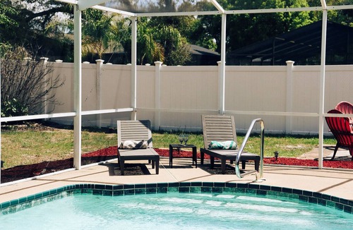 Spring Hill House | Relaxing & inviting pool house