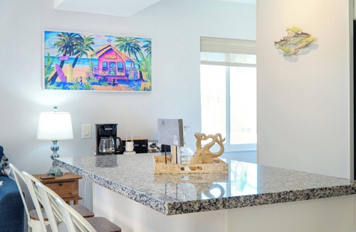 Marathon Villa | Relaxing Marathon Keys Home, Bikes & Beach Gear included Near Sombrero Beach