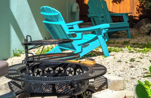 Marathon Villa | Relaxing Marathon Keys Home, Bikes & Beach Gear included Near Sombrero Beach