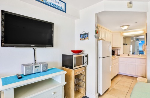 Ortona Park Condo | Relaxing Oceanfront Studio w/Pools, Walk to Dining & Daytona Boardwalk