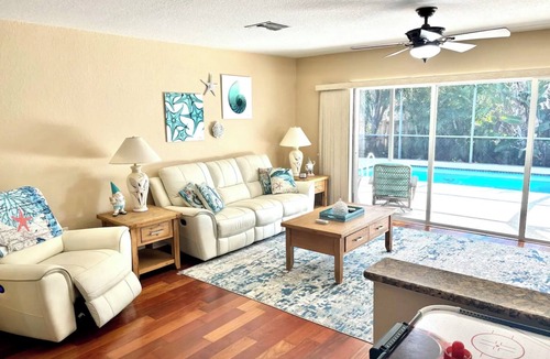 Lake St. George House | Relaxing Pool Home - Palm Harbor - 3BR - 6PPL
