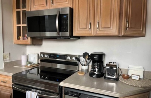 Beach Institute House | Relaxing Poolside Condo