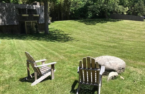 Shelter Island House | Relaxing Private Retreat Near Preserve. Pets Welcome!
