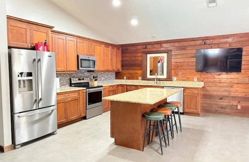 Geneva Cabin | Relaxing Summer Retreat! Near Disney & Beaches 3Bed+2Bath