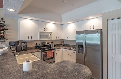 Englewood South House | Relaxing Townhome by Lemon Bay, minutes to Beach
