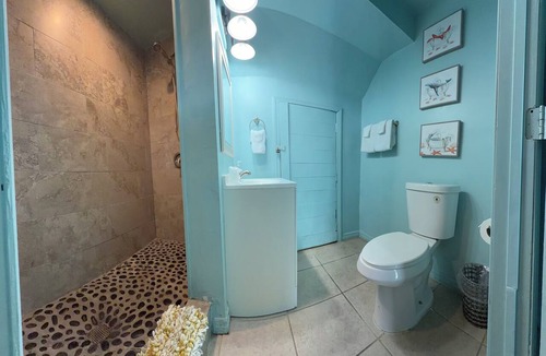Bonita Springs Hotel | Relaxing Waterfront King Studio in Bonita Springs