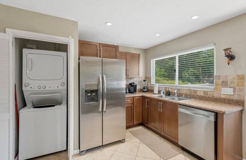 South Sarasota House | Remodel Home w/Heated pool, patio & gas grill