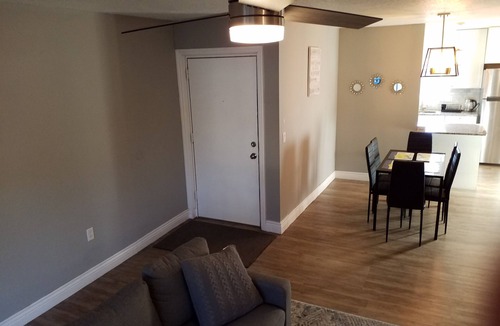 Park East Condo | Remodeled 2 bedroom 2 bedroom condo with swimming pool& tennis court in Sarasota