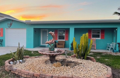 Matlacha House | Remodeled 3-bedroom 2-bathroom house with Gulf Access in cool Matlacha