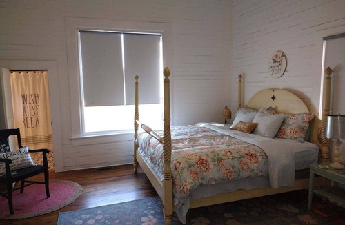 Brooks County House | Remodeled farmhouse, close to Moultrie, Thomasville and Valdosta!