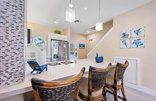 Marathon House | ★Remodeled tropical delight townhome★private plunge pool close to fun activities