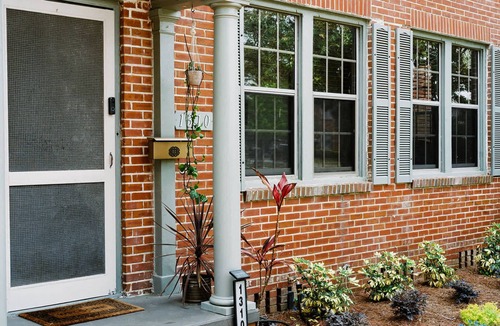 San Marco House | Renovated 2BR w/Porch & Pool Table San Marco