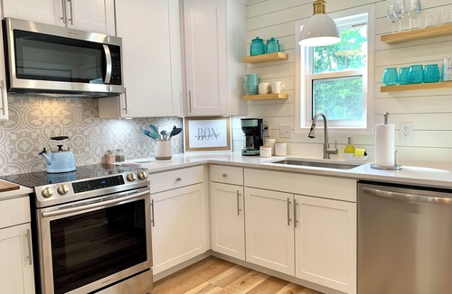 Gulf Breeze Condo | Renovated, Charming Townhouse w/Sound Views