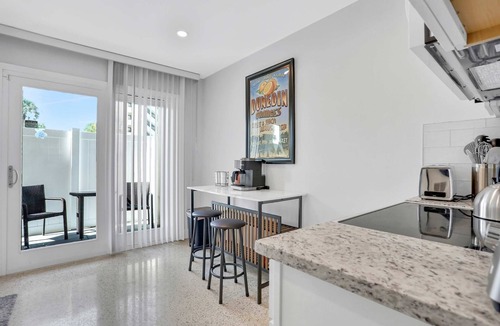 Dunedin House | Renovated duplex near Honeymoon Caladesi Island with patio AC and WD