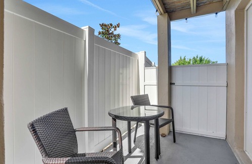 Dunedin House | Renovated duplex near Honeymoon Caladesi Island with patio AC and WD