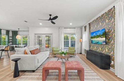 Jacksonville Beach House | Resort de Tropical - Team Joseph Ellen