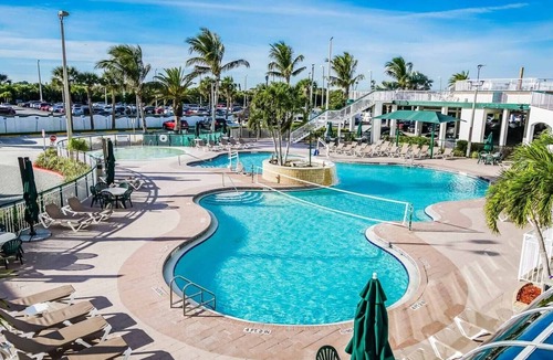 Cocoa Beach Resort | Resort on Cocoa Beach: a 2 bedrooms Ocean View
