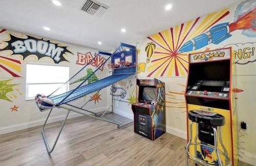 Mill Run House | Resort Pool Home Near Disney Sleeps 10