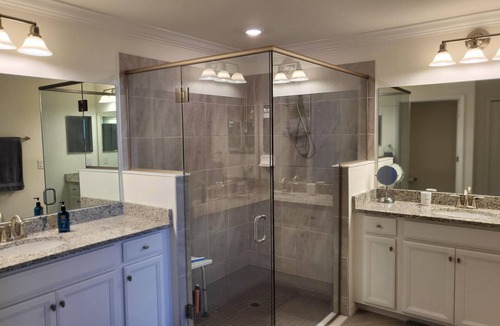 Braden River House | Resort style coach home great for families or couples.