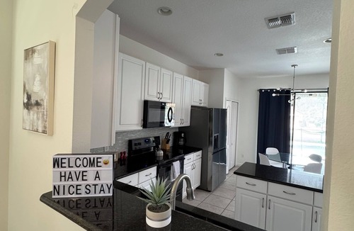 Kissimmee Resort | Resort-Style House Near Disney - 6 bedrooms for your family or friends