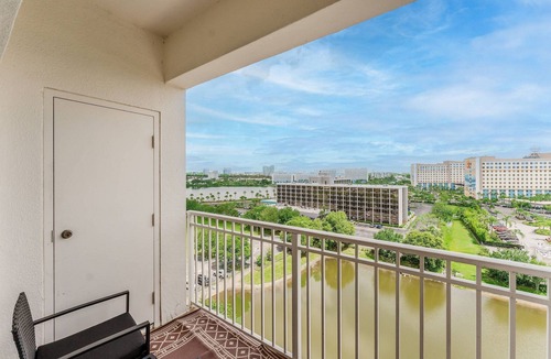 Florida Center Villa | Resort Suite on International Drive