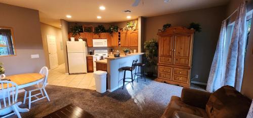 Port Saint Lucie Villa | Right Direction Rentals 2 Bedroom Villa 8403
