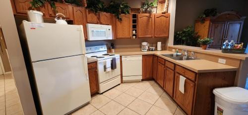 Port Saint Lucie Villa | Right Direction Rentals 2 Bedroom Villa 8403