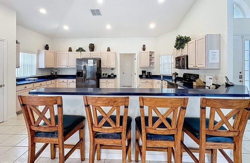 West Haven House | Rivendell: Private Pool/Spa with 24/7 Support!